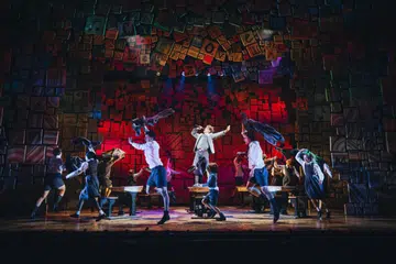 Pelakon ‘Matilda The Musical’ yang tidak boleh duduk diam menjadi antara daya tarikan persembahan pentas yang sesuai ditonton seisi keluarga.