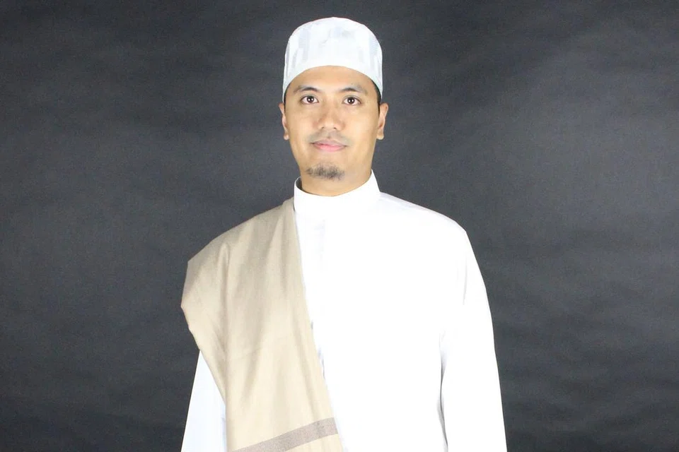 - Foto ihsan USTAZ SYAKIR PASUNI
