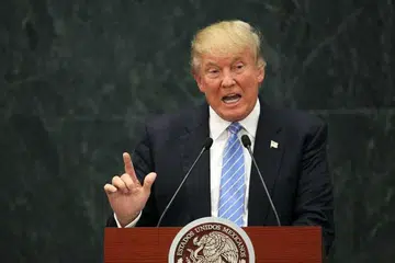 Encik Donald Trump bercakap dalam satu sidang media bersama Presiden Mexico, Encik Enrique Pena Nieto, di Los Pinos, Mexico City. 