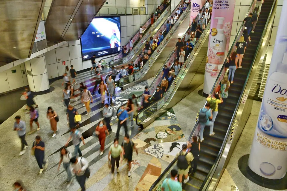 BAKAL HADAPI GANGGUAN: Kerja penyelenggaraan terowong bakal menjejas perkhidmatan MRT di stesen Dhoby Ghaut, Bras Basah, Esplanade, Promenade, Nicoll Highway, Marina Bay dan Bayfront.