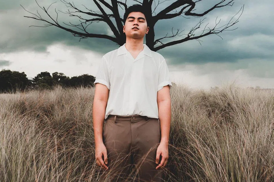 ILHAMKAN LAGU DEKAT DI HATI RAMAI: Nifail Adib Mahadi mencipta lagu 'Dunia Ini Tanpamu' sebagai membayangkan trauma yang dilalui ramai apabila kehilangan orang tersayang. - Foto AHMAD OMAR