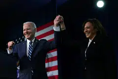Presiden Joe Biden (kiri) menggesa Parti Demokrat dan rakyat Amerika memberi sokongan kepada Naib Presiden Kamala Harris sebagai calon presiden untuk pilihan raya yang akan diadakan November ini.