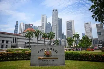 Parlimen meluluskan Rang Undang-Undang Statut (Pindaan Pelbagai) pada 7 Mei selepas perbahasan sengit.