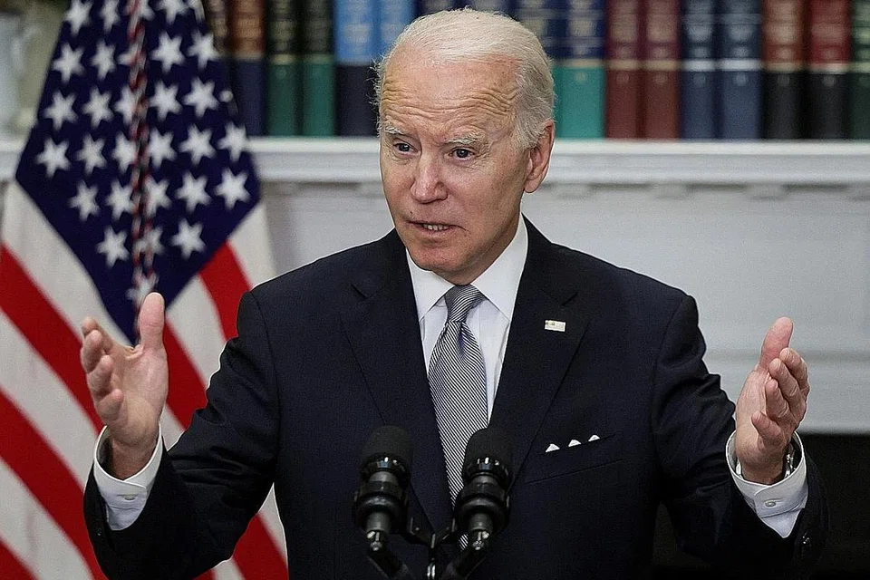 "Kita berada di fasa kritikal sekarang... di mana mereka sedang mempersiapkan pentas untuk fasa peperangan yang seterusnya. Amerika, sekutu dan rakan kongsi kami bergerak sepantas mungkin untuk terus menyediakan Ukraine... senjata yang diperlukan tentera mereka untuk mempertahankan negaranya." - Presiden Amerika Syarikat, Encik Joe Biden (gambar). - Foto REUTERS