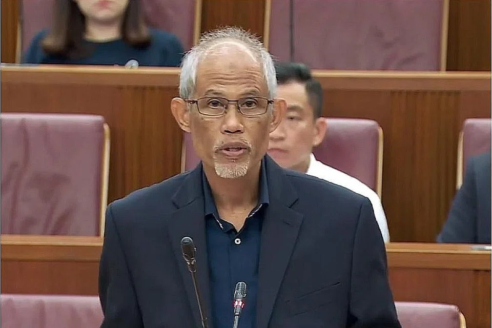 ENCIK MASAGOS ZULKIFLI MASAGOS MOHAMAD: Berkata semakan itu bertujuan mencapai keseimbangan antara memastikan gaji pendidik ini setara dengan sumbangan dan kemahiran profesional mereka. - Foto MCI