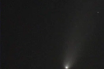 Komet C/2023 A3 (Tsuchinshan–Atlas) ini boleh dilihat dengan lebih jelas di kawasan Woodlands pada 15 Oktober dengan menggunakan teleskop bijak. Ia juga dapat dilihat dengan mata kasar di kawasan yang tidak terlindung dengan kurangnya ‘pencemaran’ cahaya.