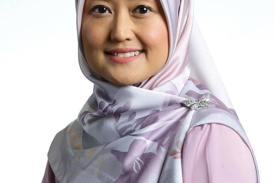 Menteri Negara (Penerangan dan Pembangunan Digital merangkap Kesihatan), Cik Rahayu Mahzam.