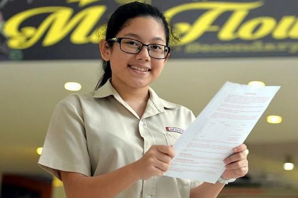 PENDEKATAN 'MENJADI': Hana Kalysa percaya pelajar tidak perlu bergantung kepada satu sumber bahan pembelajaran sahaja bagi mempersiapkan diri untuk peperiksaan. - Foto M.O. SALLEH