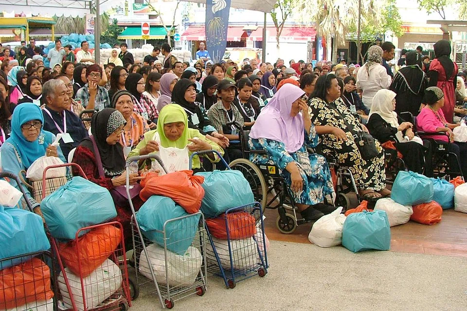 MAHU BERI LEBIH BANTUAN: Pertapis mahu memberi tumpuan kepada usaha mengumpul dana bagi membiayai program yang dijalankan, termasuk memberi lebih bantuan kepada golongan miskin dan memerlukan menerusi Tabung Amal Jariah (TAJ) yang dikendalikan. - Foto fail