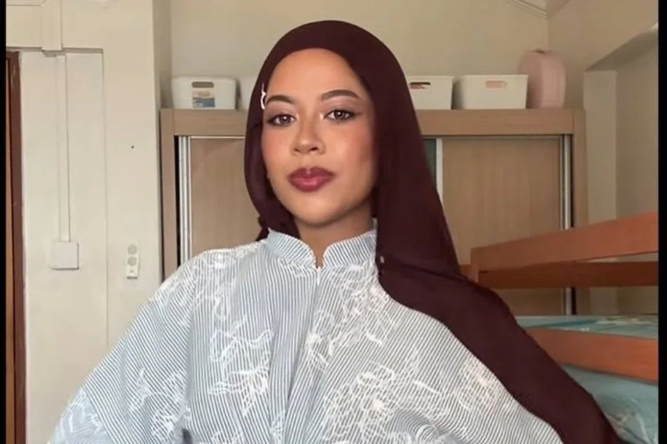 Bagi Cik Iman Sassi Taj Eddine, melihat sesuatu trend seperti bintik polka digayakan dalam pelbagai cara membantu pengguna membayangkan bagaimana mereka sendiri boleh menyesuaikannya dengan gaya peribadi.
