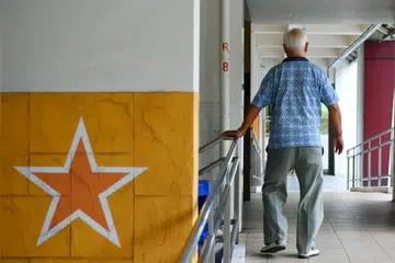 Sedang Singapura bersiap sedia menjadi masyarakat yang sangat menua, penyelesaian jangka panjang perlu difikirkan, misalnya, perancangan bandar dan ruang untuk memudahkan penuaan dalam sekitaran.
