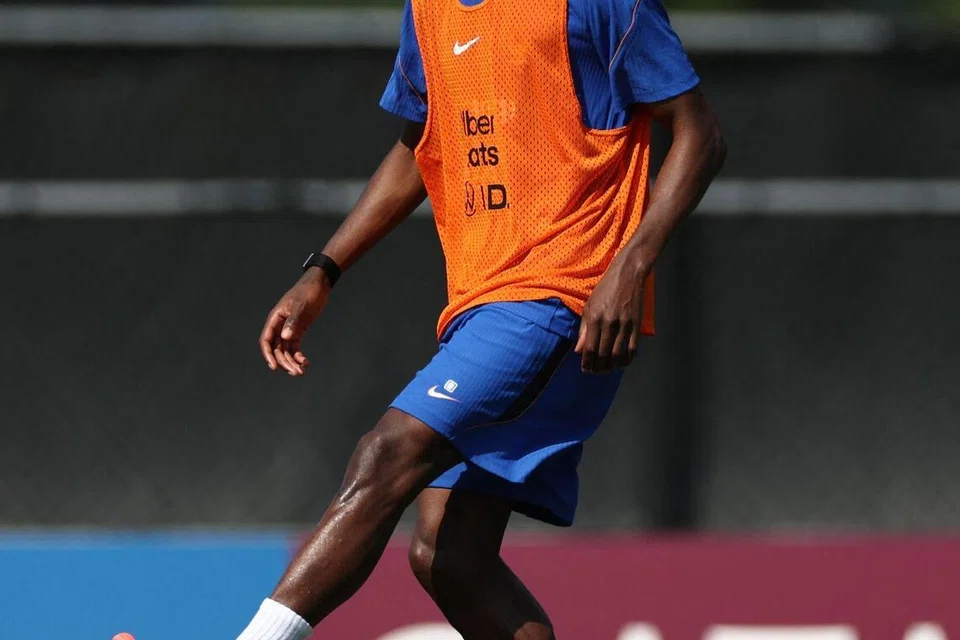 Kehadiran pemenang Ballon d’Or 2025, Ousmane Dembele, yang baru-baru ini membantu kelabnya, PSG, menjulang trofi Liga Juara-Juara, meletakkan Perancis sebagai antara pilihan awal untuk memenangi Piala Dunia ini.