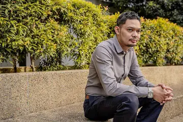 INGIN BIMBING ANAK MUDA: Hari ini, Encik Muchtar merupakan seorang kaunselor berhenti merokok yang berharap dapat membantu orang lain mencapai perjalanan bebas rokok mereka sendiri. - Foto-foto BH oleh NUR DIYANA TAHA