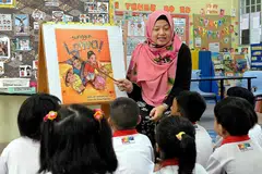 TINGKAT SEKTOR PRASEKOLAH: Antara inisiatif ialah meningkatkan jumlah tempat di prasekolah dan membangunkan sistem yang menyokong bagi kanak-kanak daripada keluarga bergaji rendah menerusi program perintis, KidStart. - Foto fail