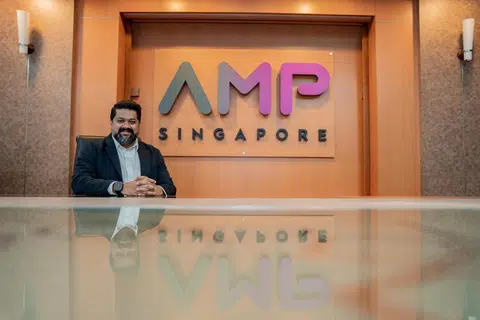 PERKUKUH JENAMA BADAN: Anggota baru lembaga pengarah AMP Singapura, Encik Navin Nambiar, kini menerajui panel sumber media dan hubungan badan itu dan merancang, antara lain, menggunakan analitik digital supaya dapat mengikuti dan menilai perkembangan komunikasi badan itu dengan lebih baik dan teliti.