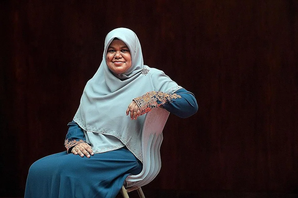 USTAZAH KALTHOM ISA: Mesti menyesuaikan diri hidup bersama masyarakat majmuk yang lain.