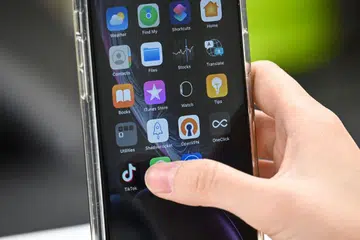 Kamera telefon bijak kini sering digunakan untuk merakamkan apa jua kejadian termasuk insiden ngeri yang berlaku di sekeliling. 