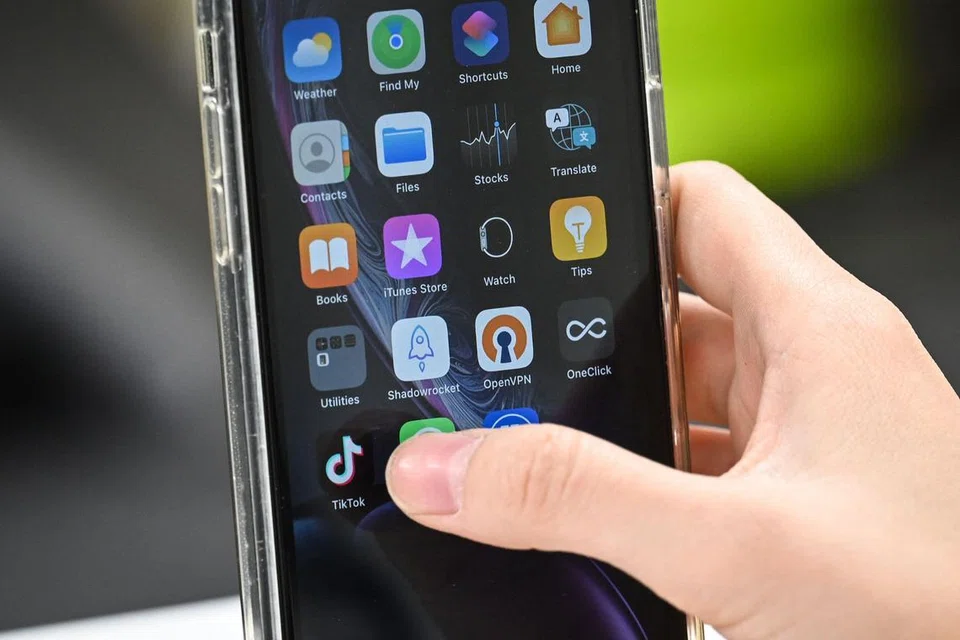 Kamera telefon bijak kini sering digunakan untuk merakamkan apa jua kejadian termasuk insiden ngeri yang berlaku di sekeliling. 