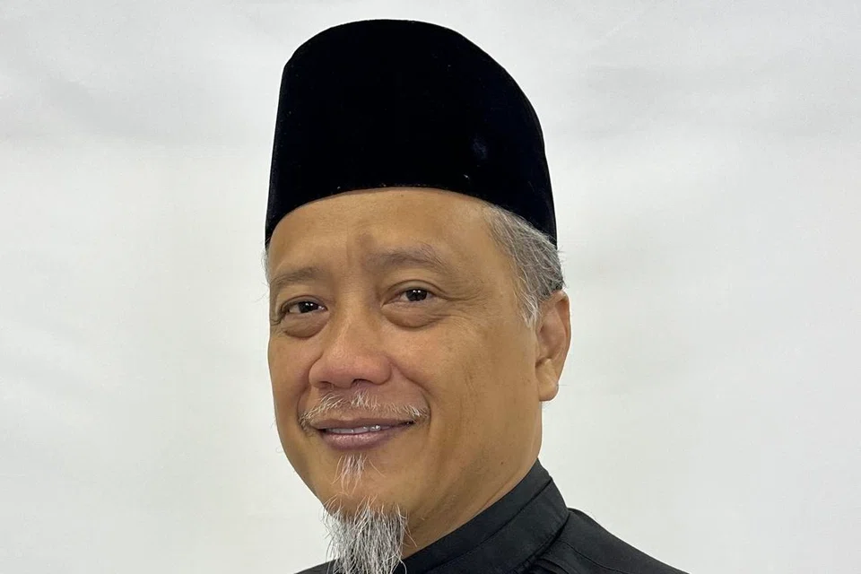 ustaz raja muzaffar shah