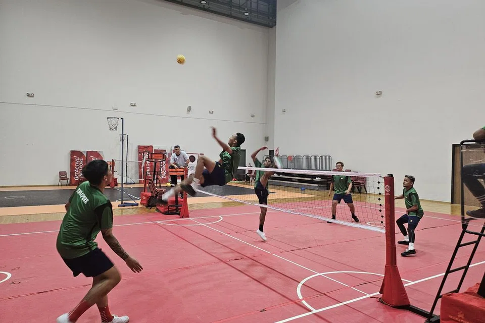 Setelah meraih pingat gangsa di Piala Dunia Sepak Takraw di India, pasukan Singapura berlatih dengan tekun bagi menghadapi Piala Sepak Takraw Asia 2025 di Kuala Lumpur. Menggunakan pengalaman untuk menghasilkan strategi yang lebih mantap, sasaran mereka kekal untuk mendapatkan tempat empat teratas dalam kategori regu, regu berpasukan dan quadran. 