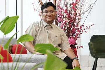 TUKAR ALIRAN: Setelah sedekad dalam sistem pendidikan madrasah, Irfan Idraki Kamalruzaman bertukar kepada sistem pendidikan sekular dan kini merupakan antara lulusan terbaik ITE.