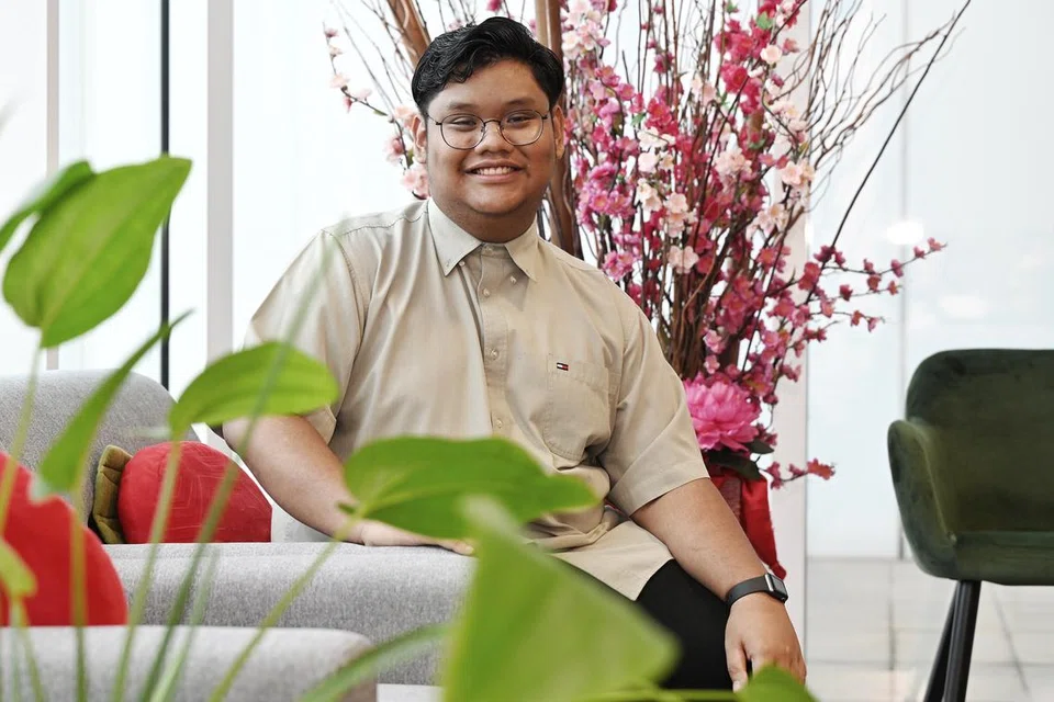 TUKAR ALIRAN: Setelah sedekad dalam sistem pendidikan madrasah, Irfan Idraki Kamalruzaman bertukar kepada sistem pendidikan sekular dan kini merupakan antara lulusan terbaik ITE.