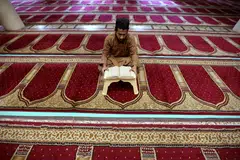 Membaca Al Quran sebahagian amalan yang digalakkan sepanjang Ramadan dan bulan-bulan lainnya.