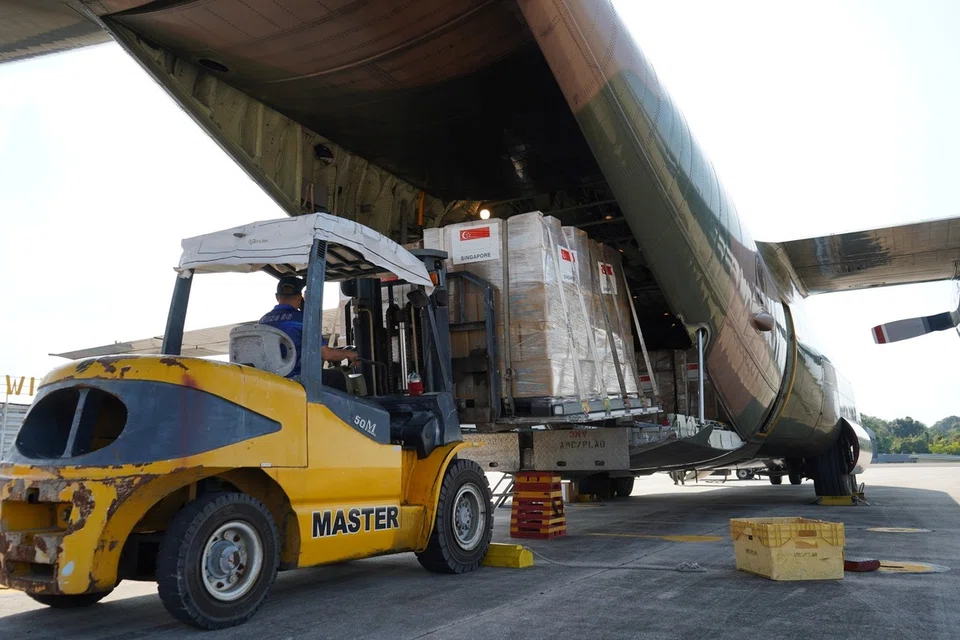 Lebih tujuh tan bantuan kemanusiaan dari Singapura selamat tiba di Lapangan Terbang Antarabangsa Hat Yai, Thailand pada 3 Disember.