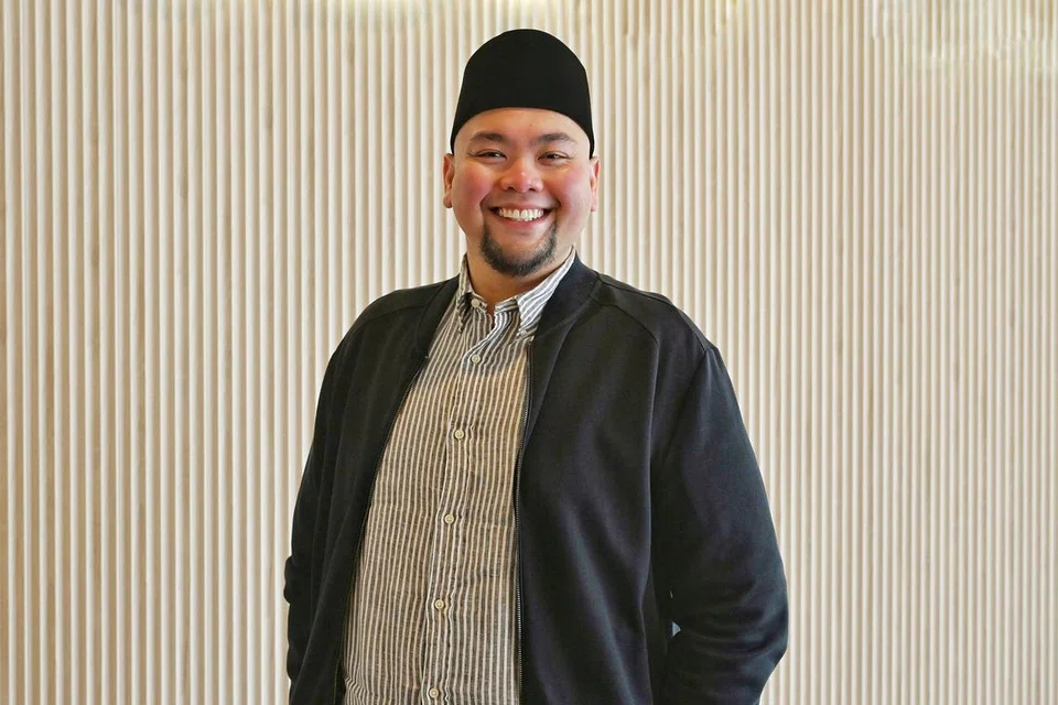 Ustaz Fizar Zainal membincangkan bagaimana kita dapat menangani masalah harian yang dihadapi masyarakat setempat sepanjang Ramadan dalam satu episod NoTapis, podcast Berita Harian.