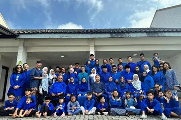 Keluarga Cik Nur Hidayah Jazuli yang terdiri daripada 50 anggota daripada empat generasi berkumpul di chalet di Loyang selama tiga hari untuk menyambut Hari Raya bersama-sama.
