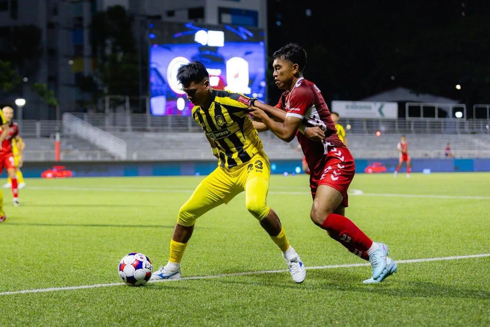  Irfan Najeeb (kiri) merupakan antara pemain penting BG Tampines Rovers. Beliau kini mahu mencabar diri dengan bermain di luar negara musim depan demi terus berkembang sebagai pemain.