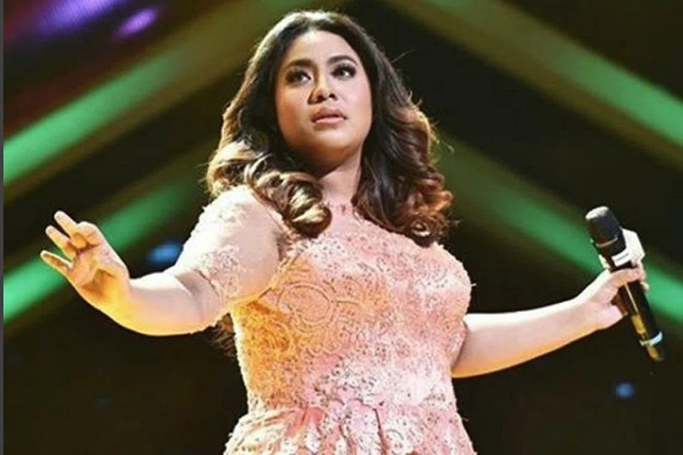 RAIH ILMU BERGUNA: Nurul Rahila Rashun berharap bakat muda Singapura tidak gentar meneroka genre seperti dangdut yang kaya dengan penjiwaan dan penceritaannya. - Foto INSTAGRAM NURUL RAHILA RASHUN