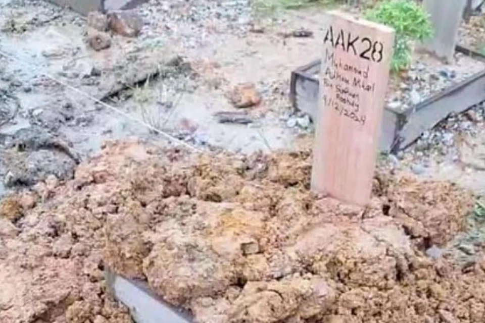 Jenazah bayi malang, Muhammad Adham Mikail, selamat dikebumikan di tanah perkuburan Islam di Selangor. 