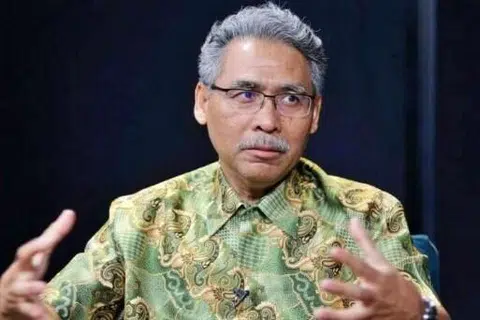 Geostrategis dan Zamil Kanan Akademi Penyelidikan Strategik Nusantara, Profesor Dr Azmi Hassan. 