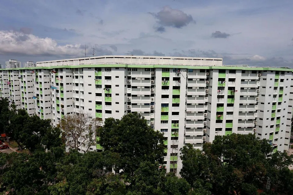 USAHA BERTERUSAN: Perdana Menteri Lee Hsien Loong berkata, usaha membangun Singapura tidak akan berakhir dan pemerintah akan terus mengubah bandar dan seluruh pulau ini. - Foto fail