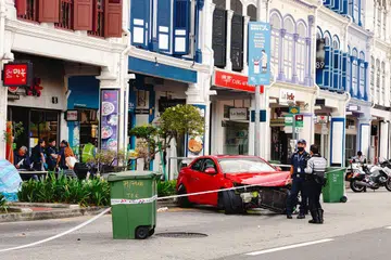 TERHEMPAS: Kejadian berlaku dekat 81 Tanjong Pagar Road pada 15 Disember.