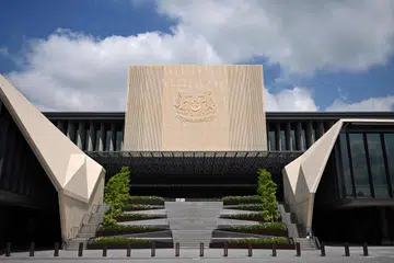 Pangkalan Pusat Tenaga Manusia (CMPB) yang baru terletak bertentangan dengan stesen MRT Cashew, berhampiran ibu pejabat Kementerian Pertahanan (Mindef) sedia ada di Bukit Gombak, akan menjadi pusat sehenti untuk semua urusan pentadbiran berkaitan Perkhidmatan Negara (NS), daripada pemeriksaan kesihatan hingga penggantian kit peribadi. 
