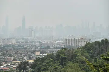 Jerebu tebal menyelubungi  ruang udara Kuala Lumpur pada 26 Ogos.