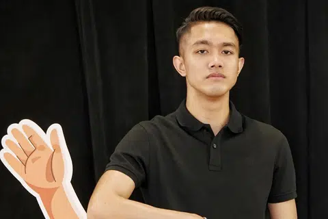 Pelajar jurusan Nitec Lanjutan dalam Pembikinan Filem (Sinematografi) di Institut Pendidikan Teknikal (ITE) Kolej Central, Mohammed Irfan Mohammed Rizal, akur perlu mengasah kembali kemahiran bola sepaknya demi menjayakan watak legenda sukan bola sepak, Fandi Ahmad.