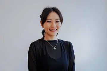 Cik Allynna Chua, 35 tahun, seorang konsultan yang telah mengikuti kelas di Avoyoga sejak awal 2024, berkata beliau mengikuti latihan di studio itu tidak lama selepas mengalami kecederaan kaki.