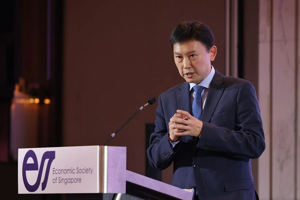 Menteri Kedua Kewangan, Encik Chee Hong Tat, berkata cadangan sesetengah pihak bahawa pengeluaran daripada rizab masa lalu tidak akan mengambil sumber daripada generasi akan datang, namun mendakwa bahawa langkah sedemikian tidak meragut rizab masa lalu adalah tidak jujur.