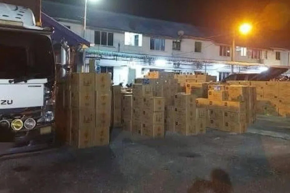 Pasukan Gerakan Am (PGA) merampas mercun dan bunga api pelbagai jenis yang dianggarkan bernilai RM1.22 juta di sebuah rumah di Kampung Bunohan, Tumpat, Kelantan, pada 14 Mac lalu