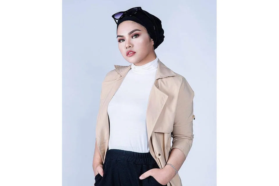 MULAKAN DENGAN LAGU KOLABORASI: Walaupun mula menyanyi sedekad lalu, bakat baru Voz Management, Nertasha baru muncul secara rasmi dalam lagu kolaborasi Hari Raya, 'Tetap Hari Raya' dan juga lagu 'reggaeton' YK, 'Me Gusta'. - Foto YAZ MEDIA PRODUCTIONS