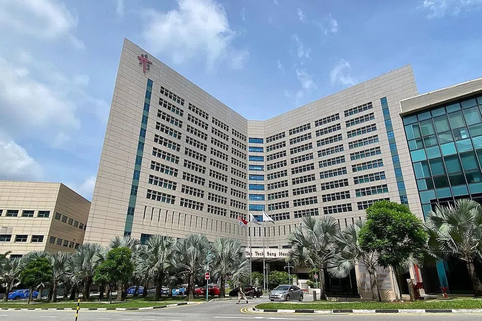 KORBAN COVID-19: Seorang lagi warga Singapura meninggal dunia akibat komplikasi disebabkan oleh Covid-19. Lelaki berusia 69 itu, yang belum divaksin, mengalami simptom pada 28 Julai dan dimasukkan ke Hospital Tan Tock Seng pada keesokan harinya, di mana beliau disahkan positif menghidap koronavirus itu. - Foto BH oleh CHONG JUN LIANG