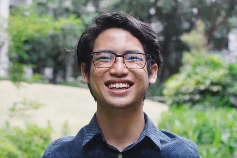 CITA-CITA BANTU MASYARAKAT: Encik Hazeem berharap untuk melanjutkan pengajian di peringkat Sarjana dalam dua lagi program Sarjana Dasar Awam di Oxford Universiti menjelang Oktober tahun depan.- Foto ihsan NUR HAZEEM ABDUL NASSER