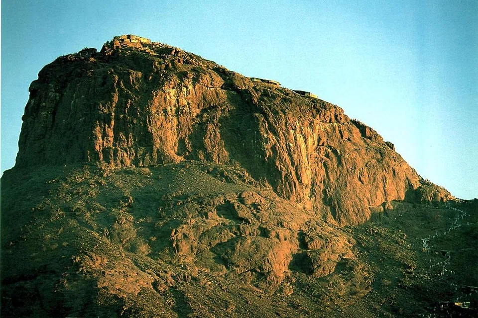 GUA HIRA DI JABAL NUR: Tempat di mana Rasulullah saw menerima wahyu pertama pada malam Nuzul Al-Quran (turunnya Al-Quran). - Foto ALI MAJALAH/KAZUY OSHI NOMACHI