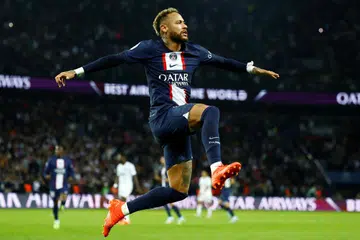 KEKAL BERPRESTASI TINGGI: Neymar dianggap sebagai salah seorang pemain bola sepak terbaik dunia, terutama sekali apabila beliau bersama kelab terkemuka Sepanyol, FC Barcelona.