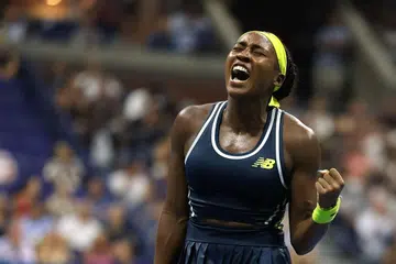 Coco Gauff dari Amerika Syarikat meraikan kejayaannya selepas memenangi perlawanan pusingan kedua Terbuka AS menentang Tatjana Maria dari Jerman 6-4, 6-0.