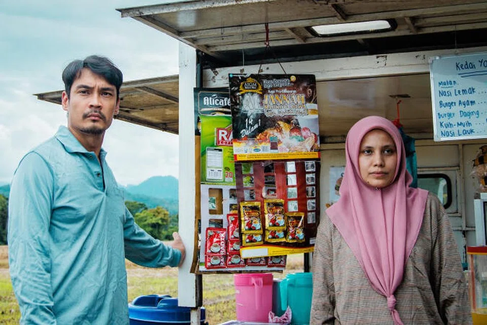 TIDAK BERBUAL: Bagi memastikan wataknya sebagai Pa’at, bekas pegawai polis yang mengasari isteri (watak dibawa Nadiya Nisaa), benar-benar dapat dihadam, Hisyam Hamid datang ke set dengan tidak berbual langsung dengan sesiapa termasuk Nadiya.