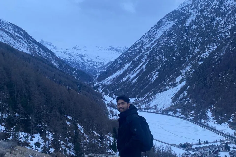 Encik Zaheer Abdul Malik berpeluang menimba pengalaman di Eropah dan menyertai program pertukaran pelajar di ETH Zurich, salah satu universiti terkemuka di Switzerland, melalui geran dan biasiswa LBKM.